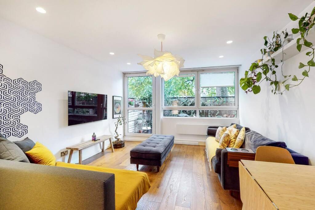 Charming 2-Bedroom Maisonette With Private Garden Londen Buitenkant foto